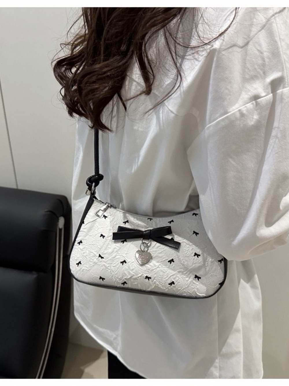 White Bow Accent Shoulder Bag
